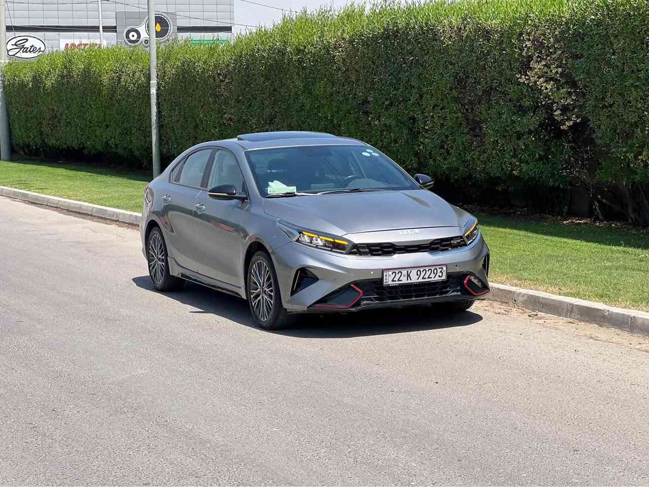 سلام عليكم 🫡 
كيا سيراتو 2022 GT Line👌
محرك 1600 دوش بدون توربو 🤩
سعر 125💵مجال قليل 
بيها بونيد و جاملغ و نص باب شي بسيط دواخل 🔦وتعديل بارد🔦
سيارة رقم اربيل باسمي تحويل بشرط 💯
ماشية 93000  الف كيلومتر 
مواصفات 🙌
1-فتحة😇
2-كشن جلد 💺
3-كشن كهربائي 💺
4-مراية شفط 🔁
5-شاشة وكامرا 🙈
6-ويل كروم 🚙
7- بصمة ابواب وتشغيل 🗝️
8-لايت LED🔦
9-شحن لاسلكي 📲
10-وضعيات قيادة 🏎️
بعد هواي مواصفات
بيع نقد فقط بدون مراوس 
عنوان اربيل 
***********كورك فايبر 📲
*********** اسيا واتساب أربيل, العراق
