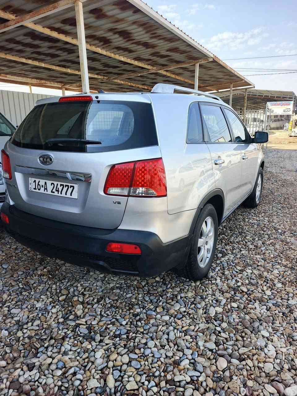 سلام عليكم سورنتو موديل ٢٠١٠ خليجي محرك ٦ سلندر شرط الفحص ما مفتوح بيه برغي سياره مكفوله من الصبغ والتبديل حداديه جديده وتايرات شرط الفحص سنويه جديده ورقم جديد رقم قادسيه مكان السياره الديوانية السعر ١٤٨ وبيه مجال الشراي يتصل على الرقم ***********
