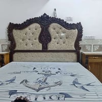 سرير نفرين • خشب زان • شهداء البياع