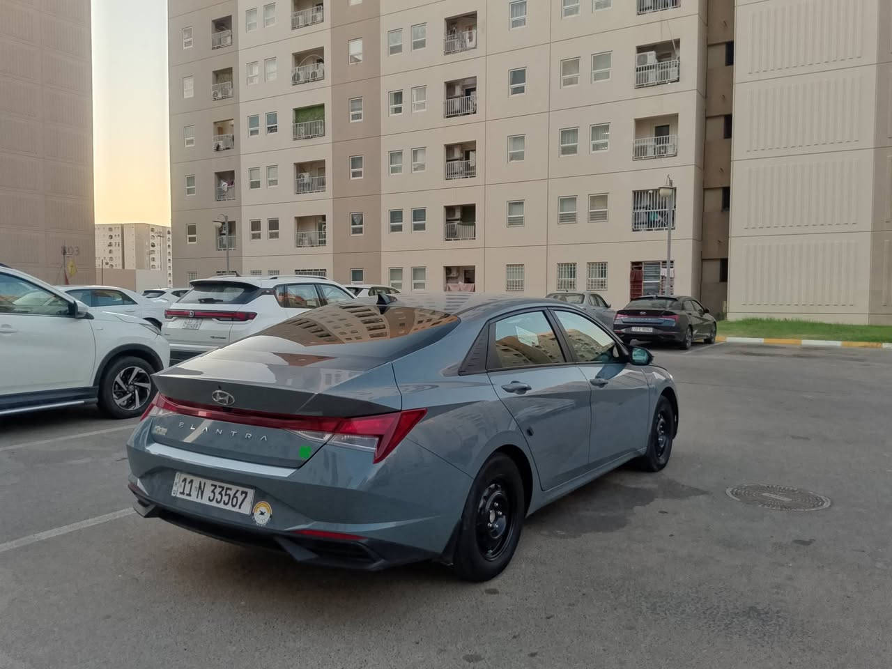 السلام عليكم النتراء موديل 23 وارد امريكي السياره بيهه بس بنيد واكع عليه شجره من امريكه ونصبغ صور الحادث بل منشور بجم كبس ما مفتوح بيهه اي شي والباقي مكفوله السياره كلهه ليبل واحد رقم بغداد بسمي مكينه 2000 دوش  تخم تاير جديد دوشمه عامه مواصفات السياره 
بصمه تشغيل وبصمه ابواب 
تشغيل عن بعد 
رادرات اماميه وخلفيه وجوانب
تحديد مسار وقياده ذكيه 
كروز سرعه 
مكاني بغداد بسماية 
السعر 150
رقم الهاتف 📞 ***********
