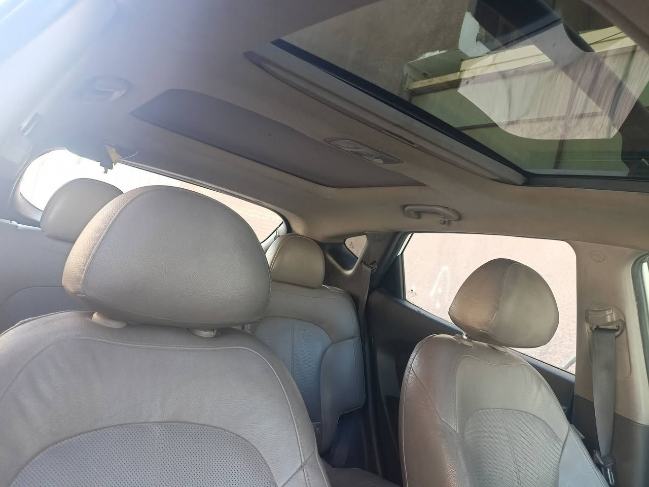 من رخصت مديرالكروب
توسان امريكي موديل 15 فول مواصفات داخل جلد جوزي 
حادث بنيد وجاملغ ايمن بدون دواخل بيه 3قطع صبغ ابيع حزام السياره ماشيه 100الف موصفات بانوراما جلد حساس خلفي كشن كهرباء شاشه بلاديه تحكم4جهات ايكو مكينه 2400 سياره جاهزه من كلشي صدري خلفي امامي تخم تاير السياره بغداد السعر 142الي ميشتري ليعلق كلشي اكو بل سوك سياره مال جناي رقم بغداد مصفره مرور سنويه لغايت 28 رقم تلفون *********** ابو جراح
