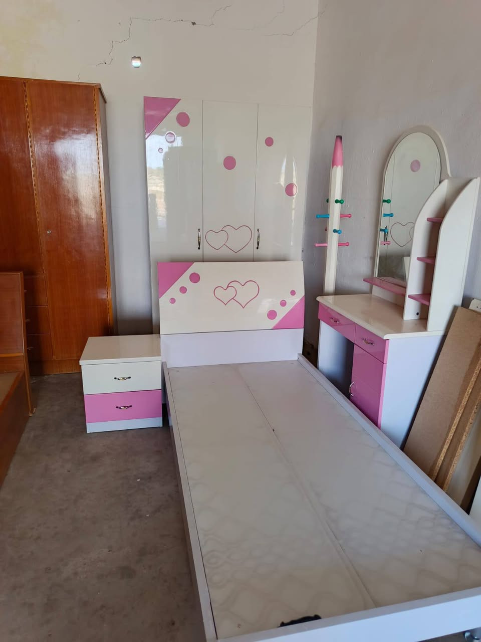 محلات الامير .وصوال غرفه تركي شرط جديد مامستخدم فقط مشدوده تكمه
للطلب  والاستفسار الاتصال  *********** عمر
*********** ابو عمر
او زورنه بالمحل  العنوان البو عجيل مجاور محطة الجوهره
