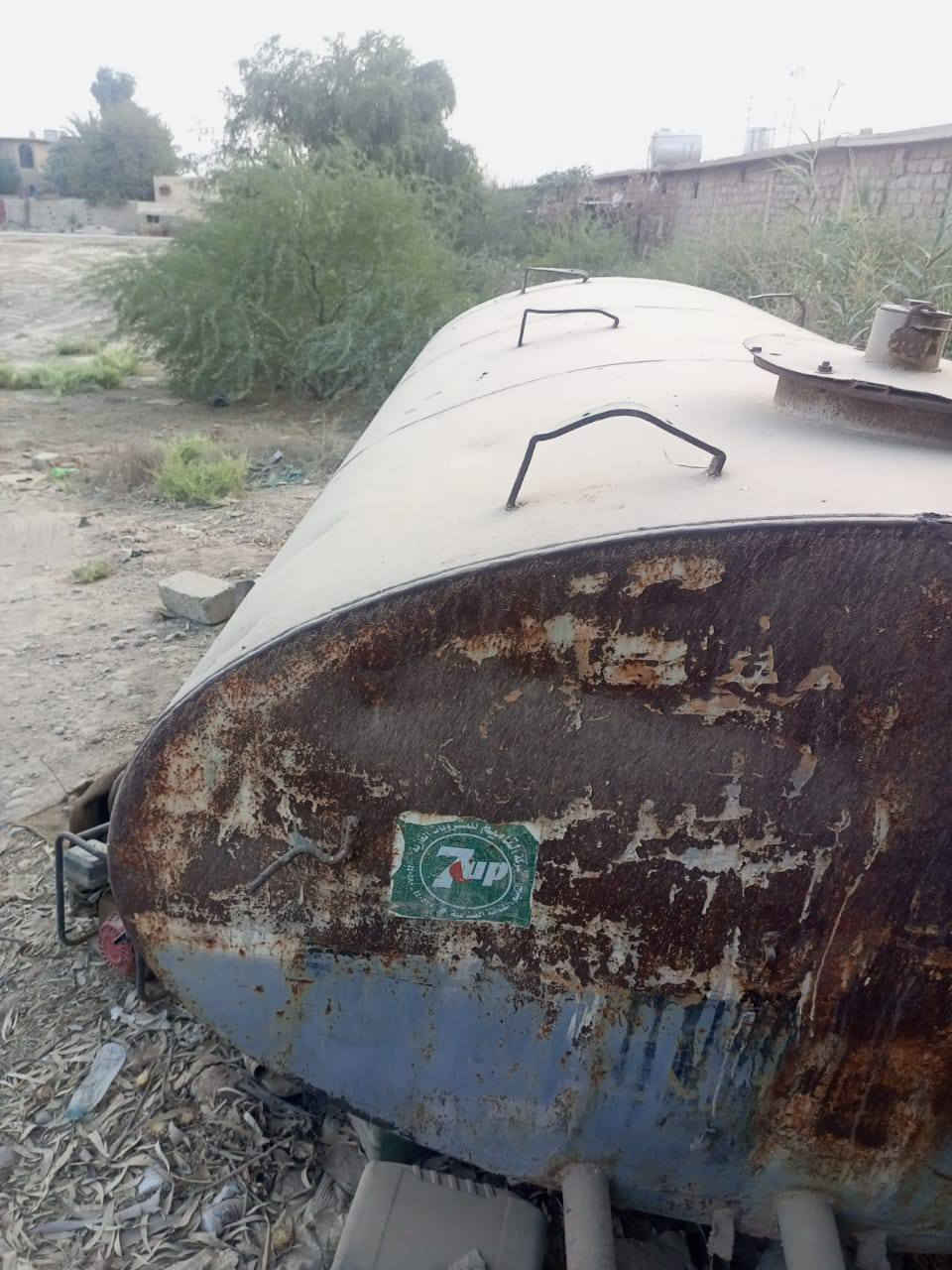 السلام عليكم  خنزيره مع خزان ماء للبيع.. سعه الخزان 10000
الرقم ***********
