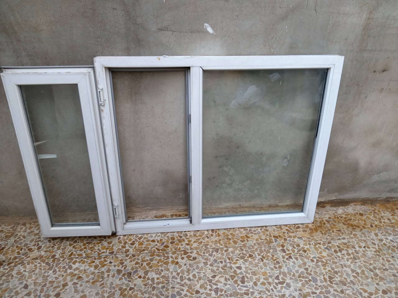 شباك ابلاستك مستعمل شي قليل
متر او 20 سانتيم ارتفاع متر سعر 50 الف شراي اتصل على هذا الرقم *********** عنواني موصل جانب ايمن
