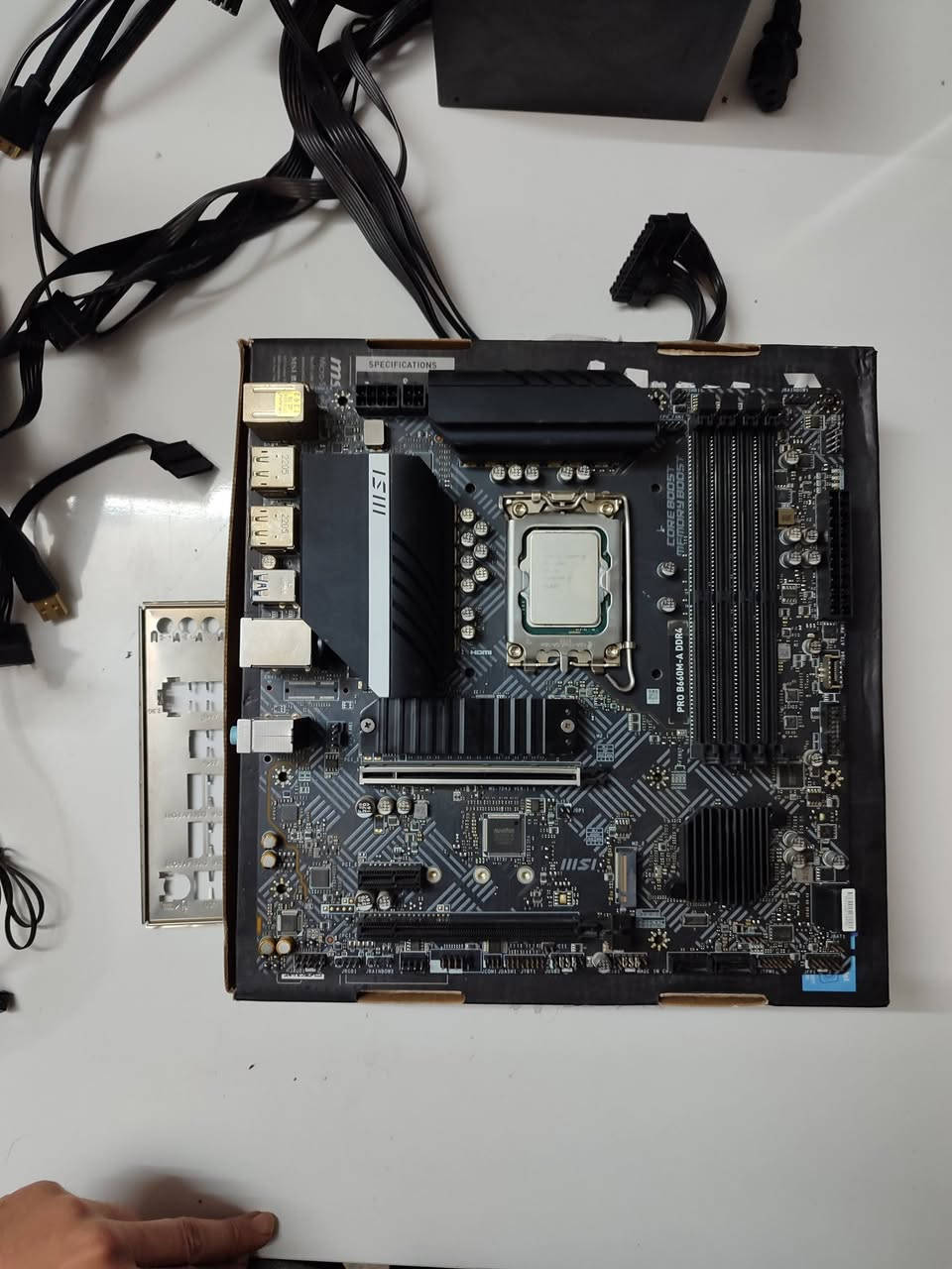 قطع للبيع توصيل متوفر 

Msi B660 PRO DDR4 4SLOT 
Intel I5 12400 Box
275 الف 

Monitor 27Inch IPS 4K 75HZ
190 الف 

Power Suplay DeepCool 600Wat 
50 الف 

للتواصل 
***********
