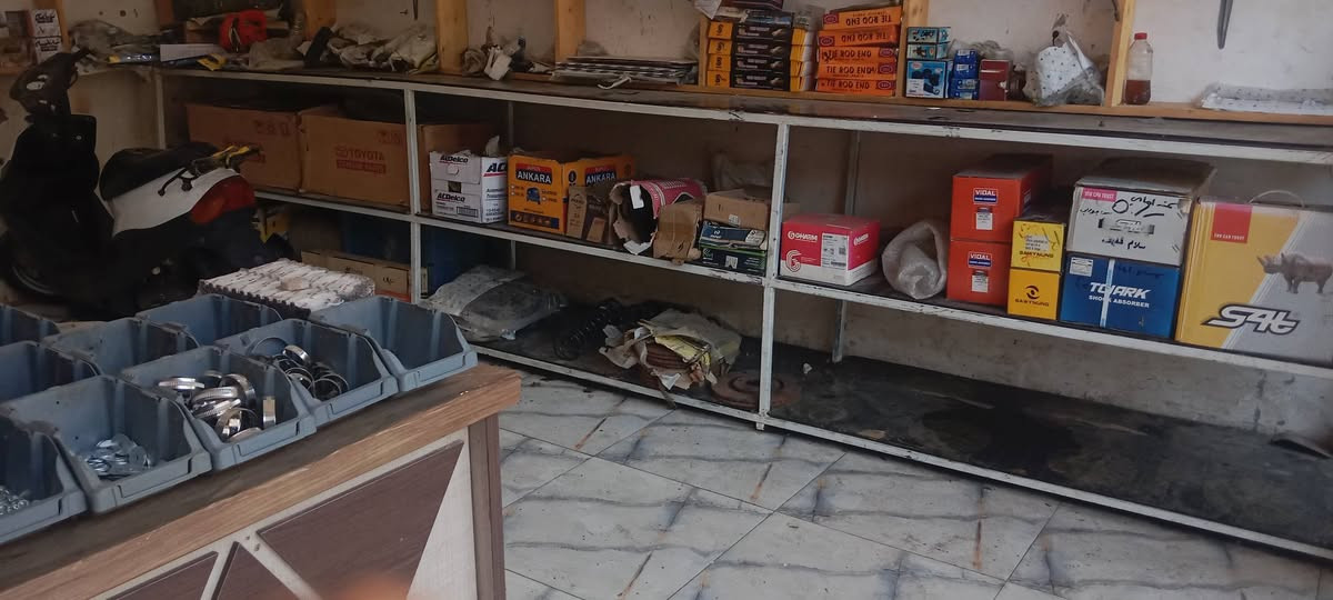 محل للبيع في الحي الصناعي للاستفسار الاتصال على الرقم ***********
