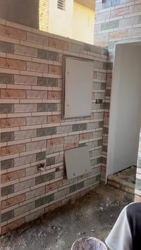 خلفه سراميك جداري ارضي متفرغ حاليا ٠٧٧٣٢١٩٤٢١٤