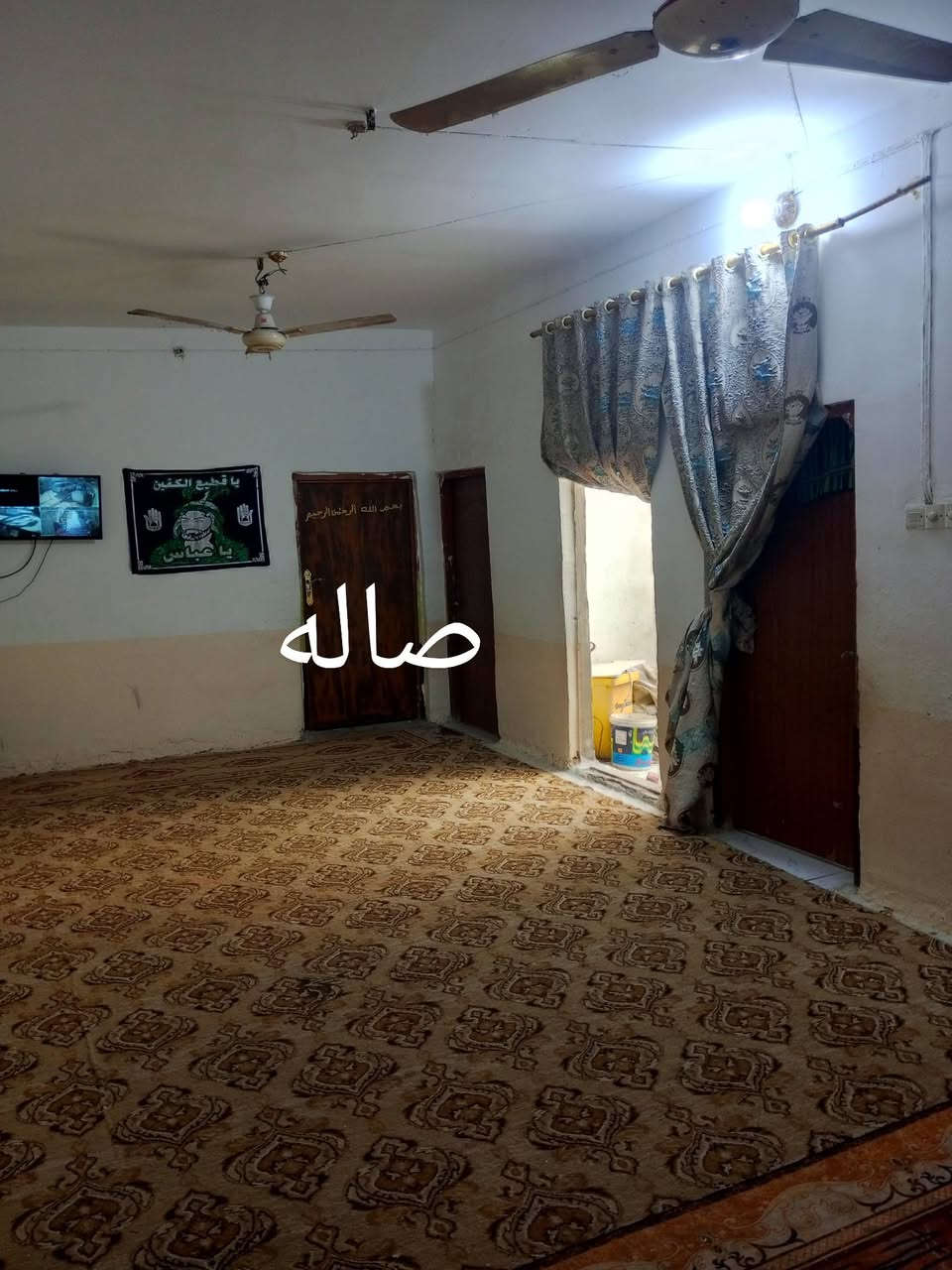 السلام عليكم دارمعروض للبيع طابوزراعي
الموقع شارع اسواق تلعفر 
المساحه 330م
يحتوي على 3غرف نوم +صاله +ستقبال +مطبخ +حمامات خارجيه +حمامات داخليه 
البيت كامل الأرضيات كاشي 
كلشي ماعايز 
كهرباء والماء والمجاري  وتبليط
السعر 36
الاستفسار اكثر الاتصال على الرقم التالي اوواتساب 
***********
