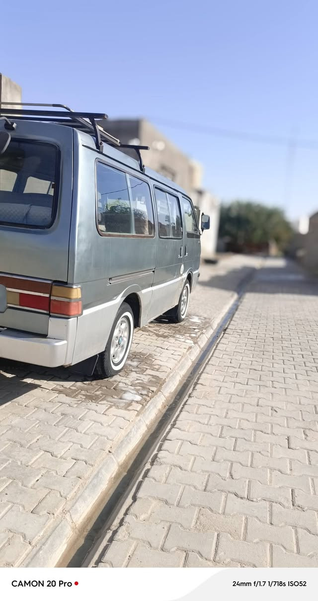 سياره بستا رقم نجف راعيه بلسماوه موديل 92 للبيع او  مراوس بسياره صغيره حسب القناعه 
السعر 35 وبيه مجال تواصل ***********
