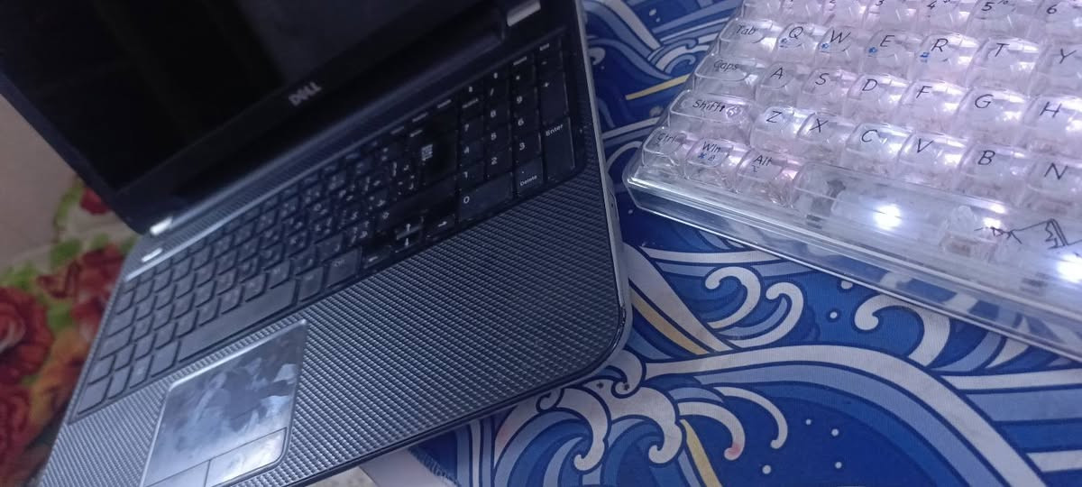 كوراي 3 جيل 3 الثالث
نوع دييل DELL 
هارد 320 HDD 
رامات 10GB كيكه 
شاشه حجم 14 
ويندوز 10 برو 
شاحنه جديده والله قبل كم يوم اخذته 
والبطاريه بدلته البارحه 
يعني لوز 
بيه تفاصيل بصيطه مثل سماعات تشتغل وحده 
وكفر الشاشه بيه فطور الكفر البلاستيك مو الشاشه

بس الشاحن والبطاريه اخذتهن 35 قبل كم يوم 

سعره 85


**إذا كنت صاحب هذا الإعلان وتريد حذفه لأي سبب، رجاءا أرسل رسالة إلى الدعم الفني**