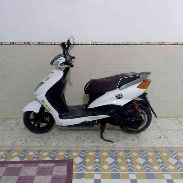 دراجة سكنس ياباني سرعة 140 مكينه بلاديه ما مفتوحة ابد ناعمه شلعه قويه كهرباء كوله شغال نكره سلف هندر اوراق بسمي الدراجة كاملة نضيفه السعر 450 بغداد الشعب رقمي ***********
