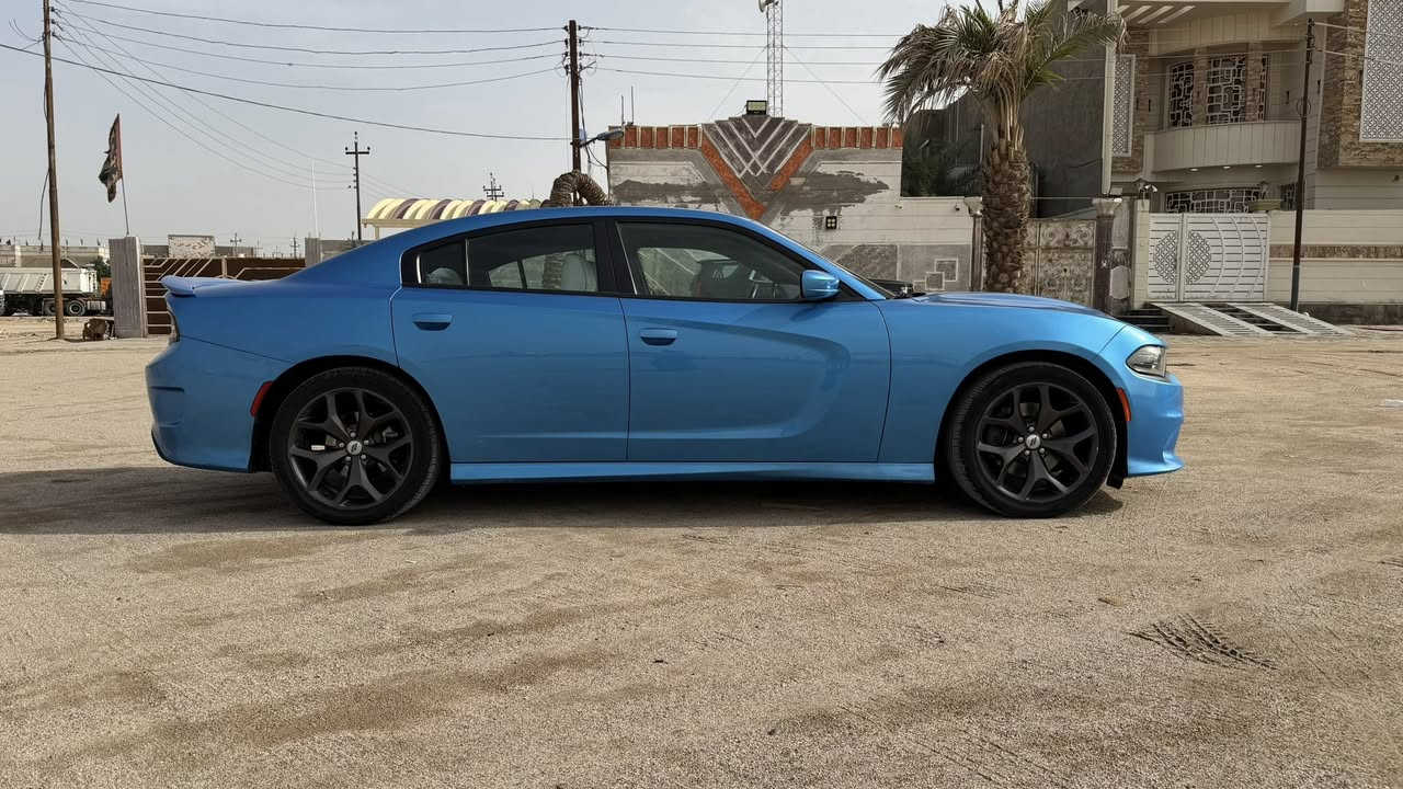 جارجر 2019 GT خليجي وكاله هارلم مكفوله
كفاله عامه
رقم بغداد تحويل مباشر
ماشيه 93,000 كم 
فول موصفات 
دواخل جلد ابيض ( اوف وايت )
مكان السياره البصره / الزبير
السعر 28,000 دولار 💵 
رقم التلفون ***********
