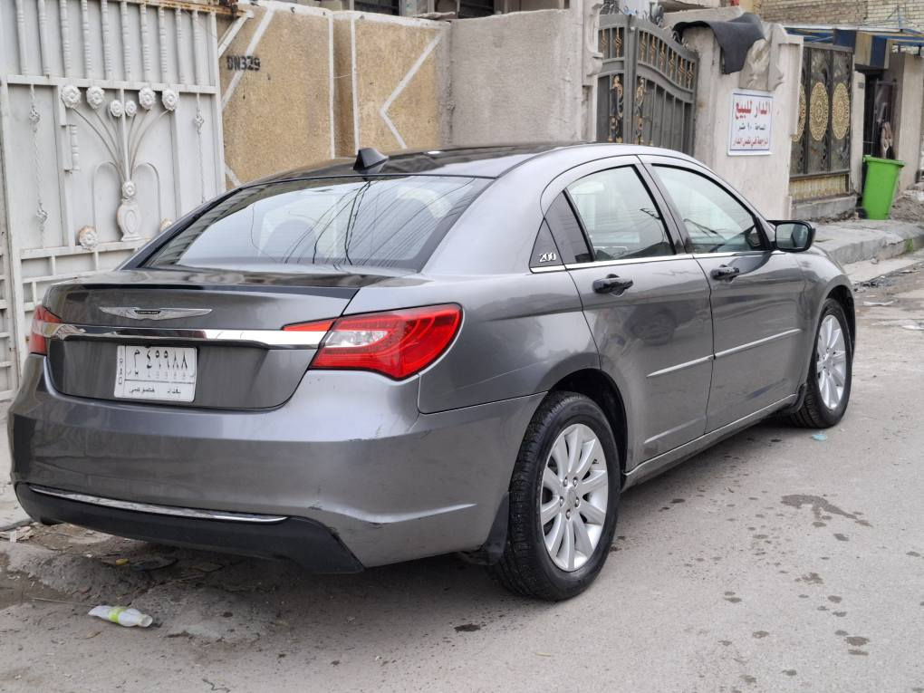 السلام عليكم للبيع او مراوس سي ٢٠٠ محرك ٢٤٠٠ تدفئة وتبريد شاشه كاميرا داخل نظيف جدا صدر امامي وخلفي ممتاز كهربائيات كلهه تشتغل كشن كهرباء تخم تاير نظيف سياره حادثها حافه البنيد معدل بارد بدون تبديل بدون صبغ سياره جديده وجاهزه مكانها بغداد الدوره ابو دشير هاتف *********** سعرها ٨٣ بغداد, العراق
