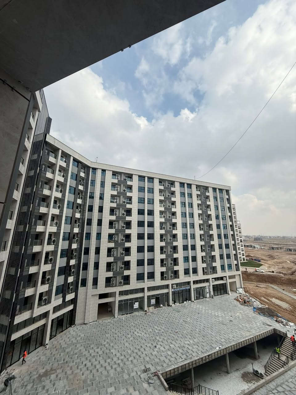 يتكون من
مساحة(65)متر
غرفة و صالة 
مطبخ مجهز كامل 
صحيات 
قسم مرجان بلازا 
بنضام نقدي 
سعر كلش مناسب 
للمزيد من المعلومات عن الشقة اتواصل ويا الأرقام التالية 
واتساب ***********
***********
