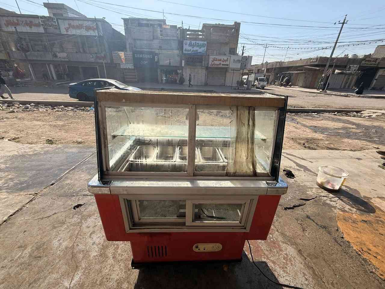 عارضة مقبلات للبيع شغالة نضيفة بس الجامة مال باب شوية بيهه ضرر***********
