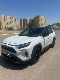 R4 موديل 2023 فول مواصفات  وارد امريكي حادث مرفق بالصور رقم بغداد باسم...