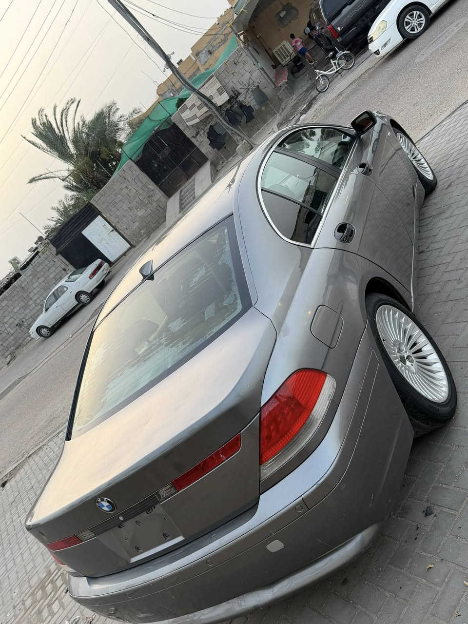 السلام عليكم بي ام باخره موديل ٢٠٠٢ اصل رقم بغداد تحويل ثاني يوم سياره ما متعوبه وما تخسر عليها ربع سعرها ١٢٥ والمعلومات هاذ رقم تليفون ***********

