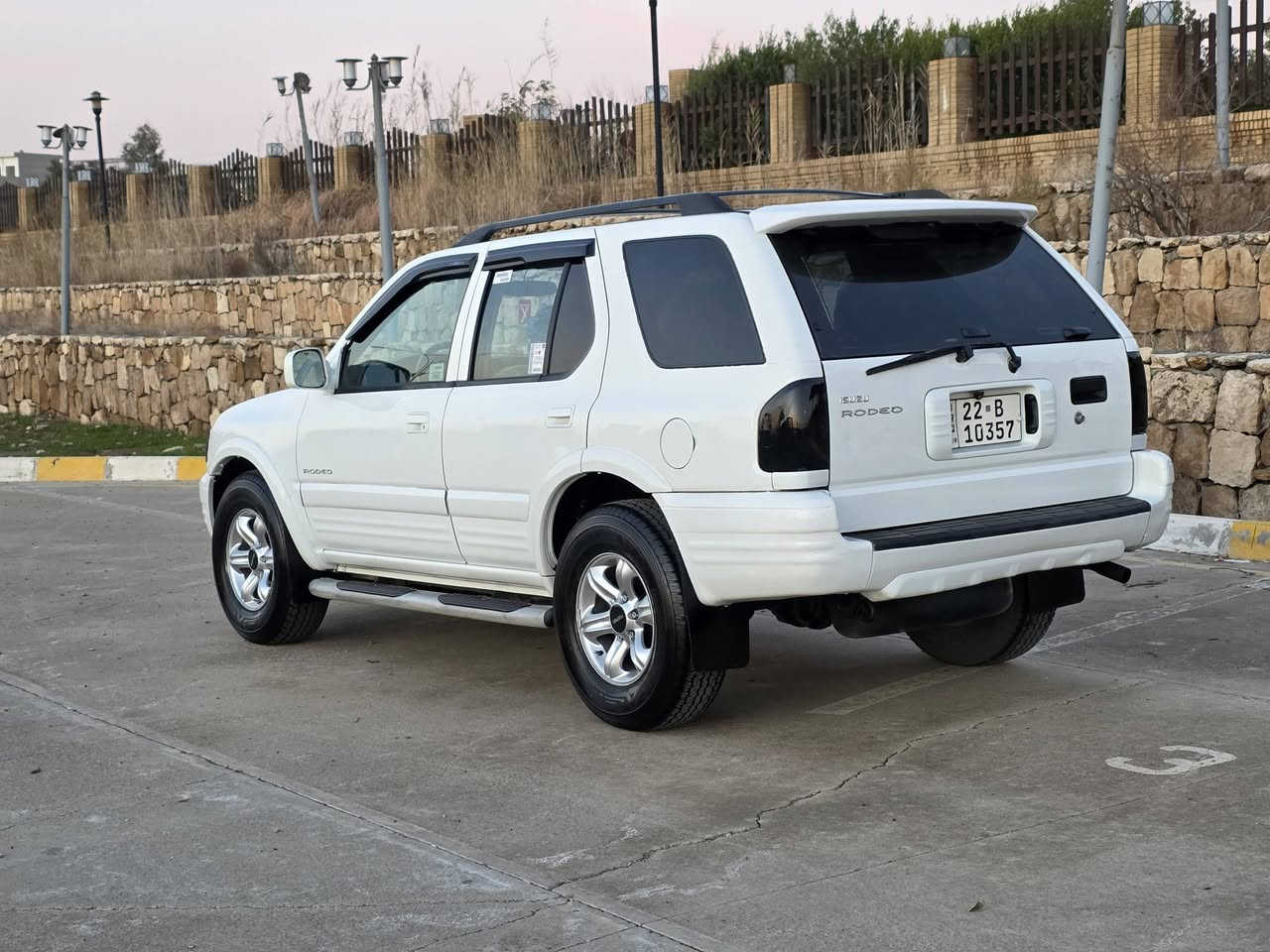 سلام عليكم من رخصة الأدمن المحترم عندي اسوزة روديو.ياباني اصل لون ابيض ثلجي موديل 2002.رقم اربيل محرك حجم 6سلندر.بيلادي كير اوتماتيك.رقم وسنوية جديد لغاية 2030.كير ومحرك بشرط لاصرف ولابخار سيارة منضومة غاز ⛽️ وبانزين.بيهة بطاقة بانزين شرط تحويل مباشر.سيارة فول موصفات تبريد قطعتين ثلج شغال 🥶.تدفئة.لايتات زينون مرايات كهربائي قفل مركزي كنترول.سيارة دبل اكسل 4×4.نضام ايكو.4جام كهربائي.سيارة بدون صبغ بدون حادث كلة ع بيلاد شريكة.4اطارت وباتري كلة جديد صدر امامي وخلفي كله جديد سيارة بدون مصرف جاهزة من كل نواحي.رجاء موشراي اعبر منشور بكلمة حلوة ملاحظة بدون اقصاط بدون مراوسة فقط ابيع نقد.السعر 70ورقة وبيهة مجال.كلش قليل لل شراي مكان سيارة كركوك.لل تفاصيل خابر الرقم ***********📞
