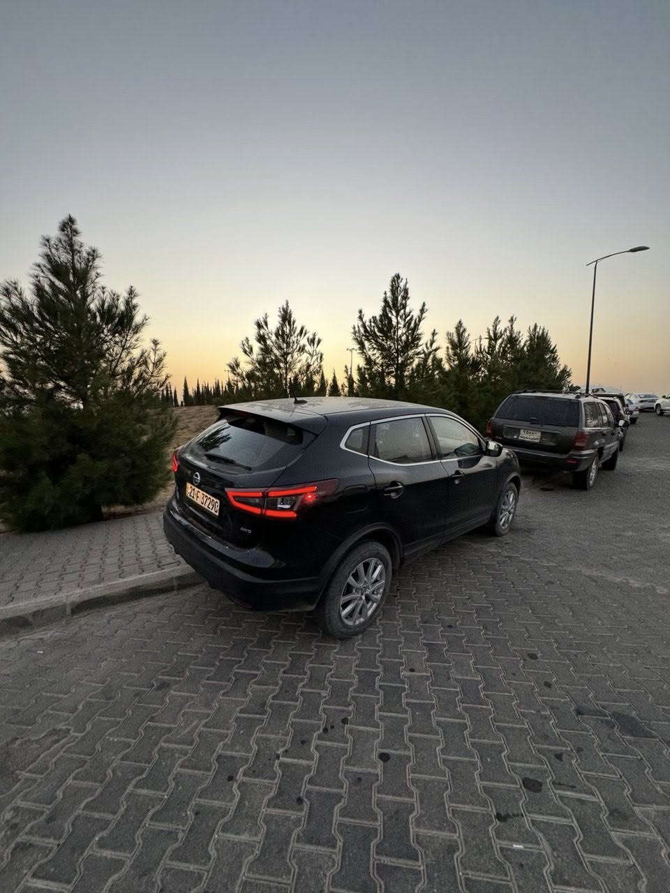 نيسان روج سبورت 2021
محرك 4 سلندر 
ماشيه 32 الف ميل
سعر 138$ بي مجال

بدون صبغ بدون شاصي بجم كبس صندوك كبس 
تبريد تدفئة ثلج معروف النيسان شرط الفحص 💯 
ايرباك جانبي جهة السايق فقط 
ضررها خفيف بامريكا بابين جهة السايق تبديل بلادي
ورصعتين بباب النفر 
وباب الوراه بي شوية تعديل بارد وتكحيل

گير محرك كهربائيات كبس بشرط ومسويلهم ادامة كاملة
طخم تايرات جدد ودهن جديد 

مواصفات

1- رادار جانبي نقطه عمياء 
2- كاميرا دوارة
3- حساسات خلفية 
4- توقف ذاتي عند الرجوع الى الخلف 
5- رادار امامي توقف ذاتي
6- الحفاظ على المسار + تحذير مغادرة خط السير
7- 3 انظمة قيادة eco , sport , normal
8- شاشة كبيرة ومشغل cd 
9- تبريد قطعتين 
10- تحكمات ستيرن جهتين 
11- مثبت سرعة 
12- اندرويد اوتو وابل كار بلي
13- فور ويل
14- لد امامي خلفي 
15- كير اوتو + عادي
16- جامات كهرب + السايق اوتو
17- لايت اوتو عالي ناصي
18- حساس تايرات

مكان السيارة الموصل 
للتواصل او واتساب
***********
