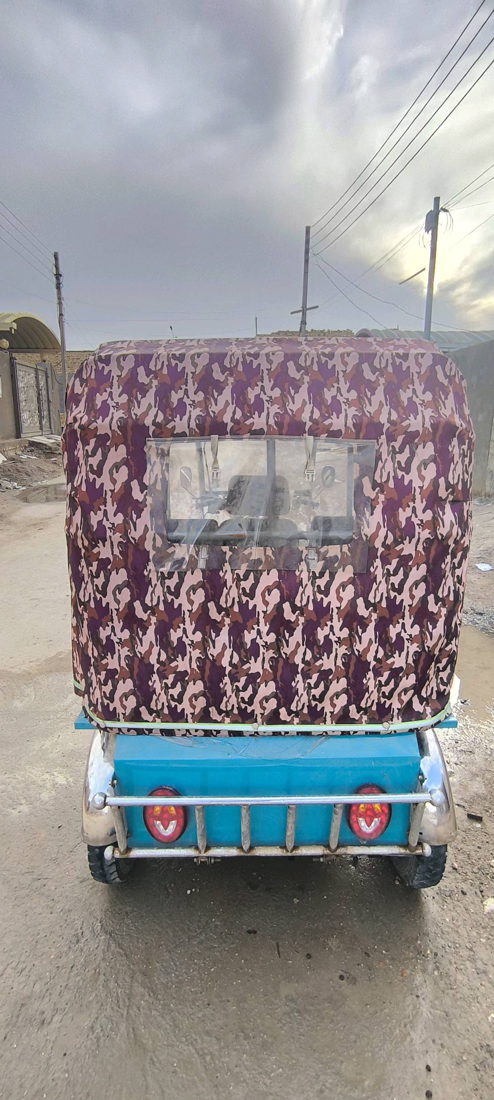 السلام عليكم تكتك بانزين اوراق مشروع وطني وقرصها واصل للمرور للبيع غراضها ستوته 5 گير سرعه 120 موديل 2023 اشتريتها من شركه جديده زيرو غير مستخدمه لكن لغرض الرغبه قررت ابيعها نظيفه جديده اشتريتها ب3مليون و100 ورايدها ب2 و800 استخدامي بس شهر لدراجه وشكلها كما موضح بالصور .
مكانها ذي قار قضاء الغراف