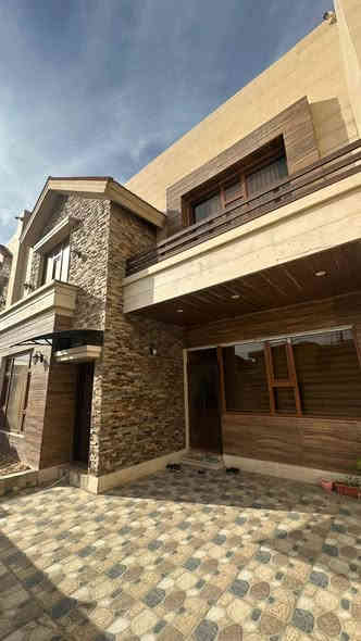 *خانوو 150متري لة زانكو ٩٢
*مربع 10 بة 15
*شةقامي ٢٠ متر
*٤ نوم
*٨ سبليتي انفرتر
*دكت هةموو زوورةكان
*كاميرا
*كةوةنتةر
*مطبخ عمل
*سقف مغريبي و عةرزي باركيت (دانيشتن و هول)
*سقف سانوي (نومةكان)
*نرخي 127000$

*********** أربيل
