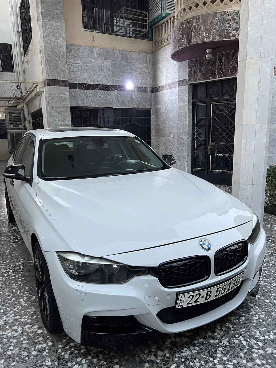 السلام عليكم
BMW F30 320i 
محرك N2  2000TP 
مكاني بغداد 
حادث 3 قطع 
جاملغ ونص بنيد مصبوغ 
باب مبدل نفس اللون 
سيارة كاملة عليها ادامة جديدة
صدر كامل دسكات جديدة 
محرك وگير 
نوزلات بلكات مجاول
شاشة حديثة 
ارضيات ربل 

بوليش وحمام جديد 

مواصفات معروفة 
رقم بي واتس اب 
***********
