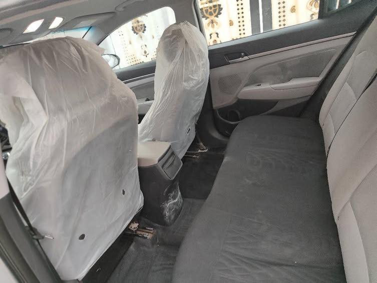 النترا 2017بيع او مراوس
النترا2017 السياره ليبيل واحد مامبدل بيهه ولا قطعه بس بيه رش جاملغين وبنيد

مكينه 2000 دوش

 +كشنات تدفئة+ تشغيل عن بعد  +رادارات جانبيه+نقطه عمياء++شاشه كار بلي +بصمة تشغيل وابواب 

مكان السياره بابل  
السعر120 وبيه مجال 

***********
