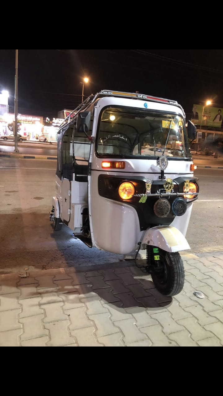 #شلونهم🙋🏻 22 رقم وسنويه مكاني نجف مكينه مكفوله من الزنجيل عشرط والبدي بي طختين صغار كلش موضح بصور فوك لبك لايت #بدون سيبايه لان مبيوعه *********** (صلايب جواريب تايرات ابو الحيه تخم ٣ كلا جديد تراي #زيرو
