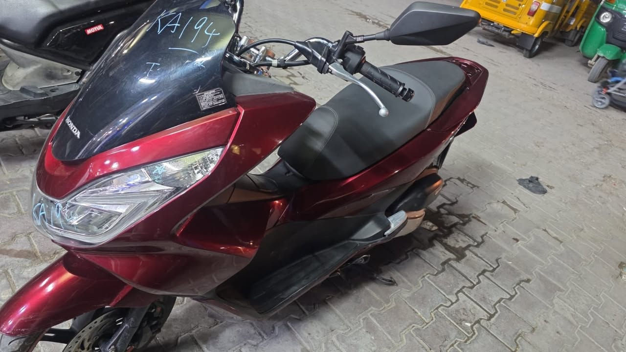 السلام عليكم 
بي سي اكس الجيل الثاني موديل 2018
دراجة بعدها بالكارتون كلش جديدة تجي تشوف بعينك كلش جديدة وديها وين ما يعجبك ما مفتوح بيها برغي واحد كله على وضع الوكالة 
للاستفسار : ***********
