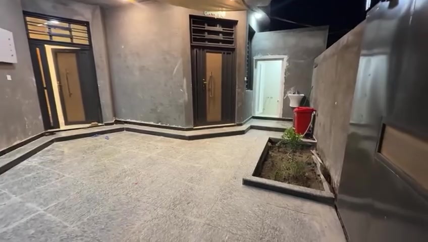 دار ٢٠٠م طابو اسهم طابوق كونكريت مسلح شغل درجه غرفتين وصاله واستقبال ومطبخ وصحيات خارجيه وداخليه الموقع السياحي المستشفى التركي ١٤٥ بيه مجال للاستفسار الاتصال على الرقم *********** او *********** او مراجعة مكتب الكنز للعقار الجسر السريع مدخل المستشفى التركي السايدين
