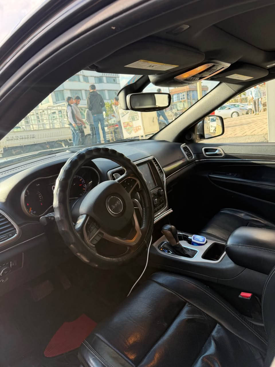 Jeep Grand Cherokee 2017 🔥
V6 3.6L / 295 Horsepower ✈️
جێب گراند چیرۆکی لیمیتید ٢٠١٧ سفری شەریکەی هارلم کلین تایتل دەعامی بۆ دەعامی بە شەرت گێر مەکینە بەشەرت هەمووگیانی دەقی شەریکە ماوەتەوە 112,000mile ڕۆشتووە سەنەوی رەقەم تازەیە
مواسەفاتی لیمیتید واتا فول مواسەفات : 
٥ مۆدی لێخوڕین / پانۆراما / شاشە گەورە / کوشن هیتەر / ڕاداری پێش و پشت / تراکشن کۆنترۆل / داون هێل ئەسست / سوکان شەفت / ئاوێنە ڕادار /ئاوێنە کارەبای / دەرگا بەسمە / کوشن جلد / زۆر مواسەفاتی تر 
سەیارەکە بێ مەسرەفەو تەقەو ڕەقەی بەشەرت 
شوێن : کەرکوک 
ژمارەی مۆبایل :*********** كركوك, العراق
