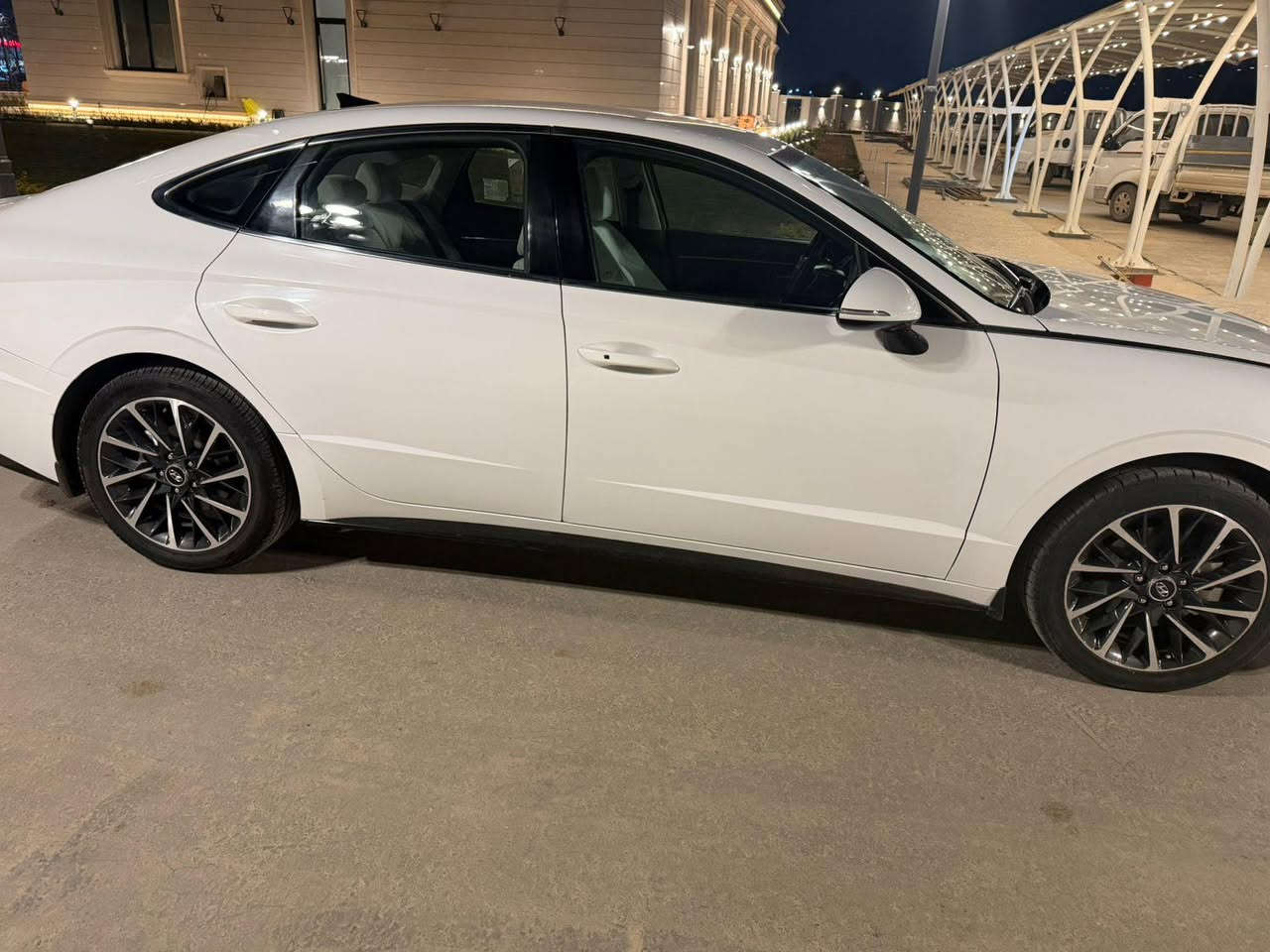 السلام عليكم
سوناتا 2023 خليجي ابيض
فول عدا البانوراما
ماشية 91 الف
محرك 2.500 طبيعي
بارد في الباب خلف السايق والهلال
دعامية امامية مبدلة لون مقارب
السيارة اشتريتها زيرو من الوكالة اول مانزلت
والسيارة جاهزة
السعر 215 وبيها مجال
للتواصل ***********
