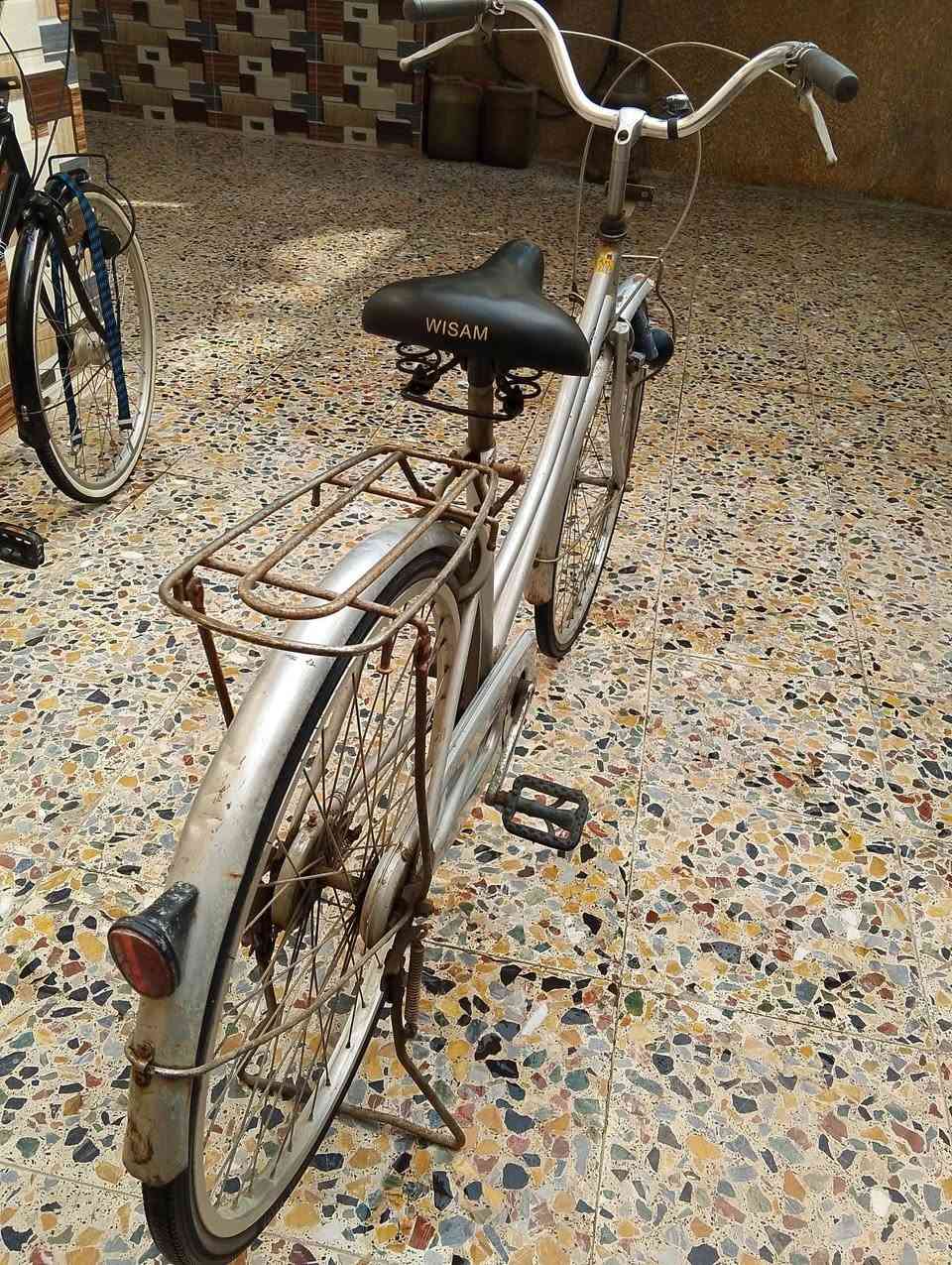 سلام عليكم بايسكل ( بناتي )
للبيع عنوان كمالية شارع جامع 

للاستفسار ***********
