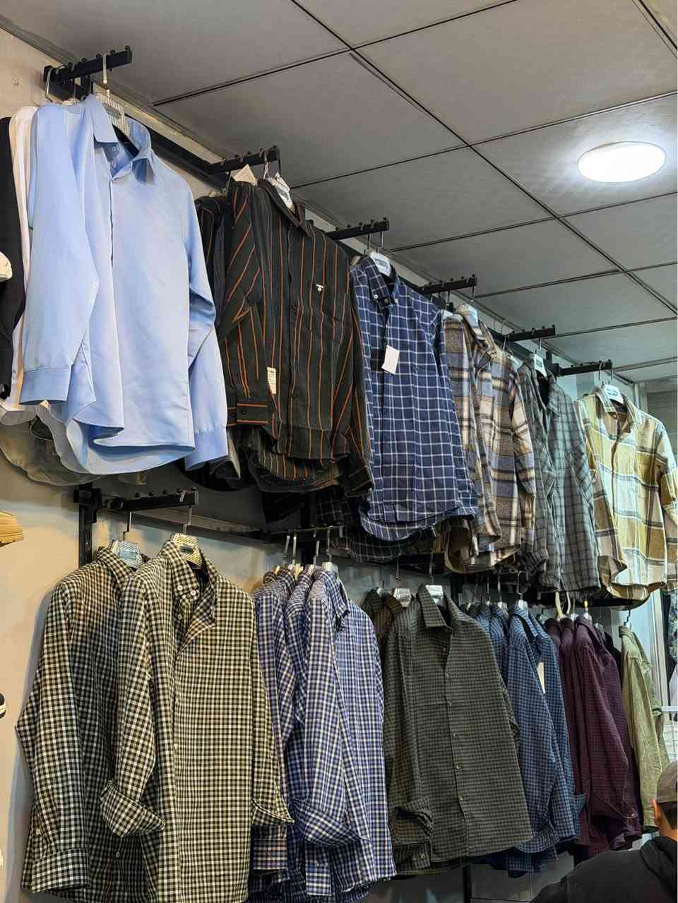 اللهم صل على محمد وال محمد
محل ملابس رجالي مرتب للبيع
الله شاهد عليه المحل شغال ودخله حلو
المحل يحتوي عله 

ملابس رجالي جديد مرتب شغله حلو
احذيه رجالي 
قماصل
بناطير 
بجايم
قمصان
بلوزات
ملابس داخليه
المحل كل شي بي اني مسوي
يعني جام خانات عدد2
ديكور محل خاص بيه
كهربائيات خاصه بيه
عماريه خاصه بيه
مبرده خاصه بيه
ماطور ماي خاص بيه
ملكانات عرض ملابس
ميز تفصال حديد تعليق ملابس
ميز كاشير
المحل معروض للبيع المحل شغال يحتاج شخص سبع يلزمه ويترحملي عله دخله والله يوفق الياخذه للاستفسار اكثر هاتف *********** كربلاء, العراق
