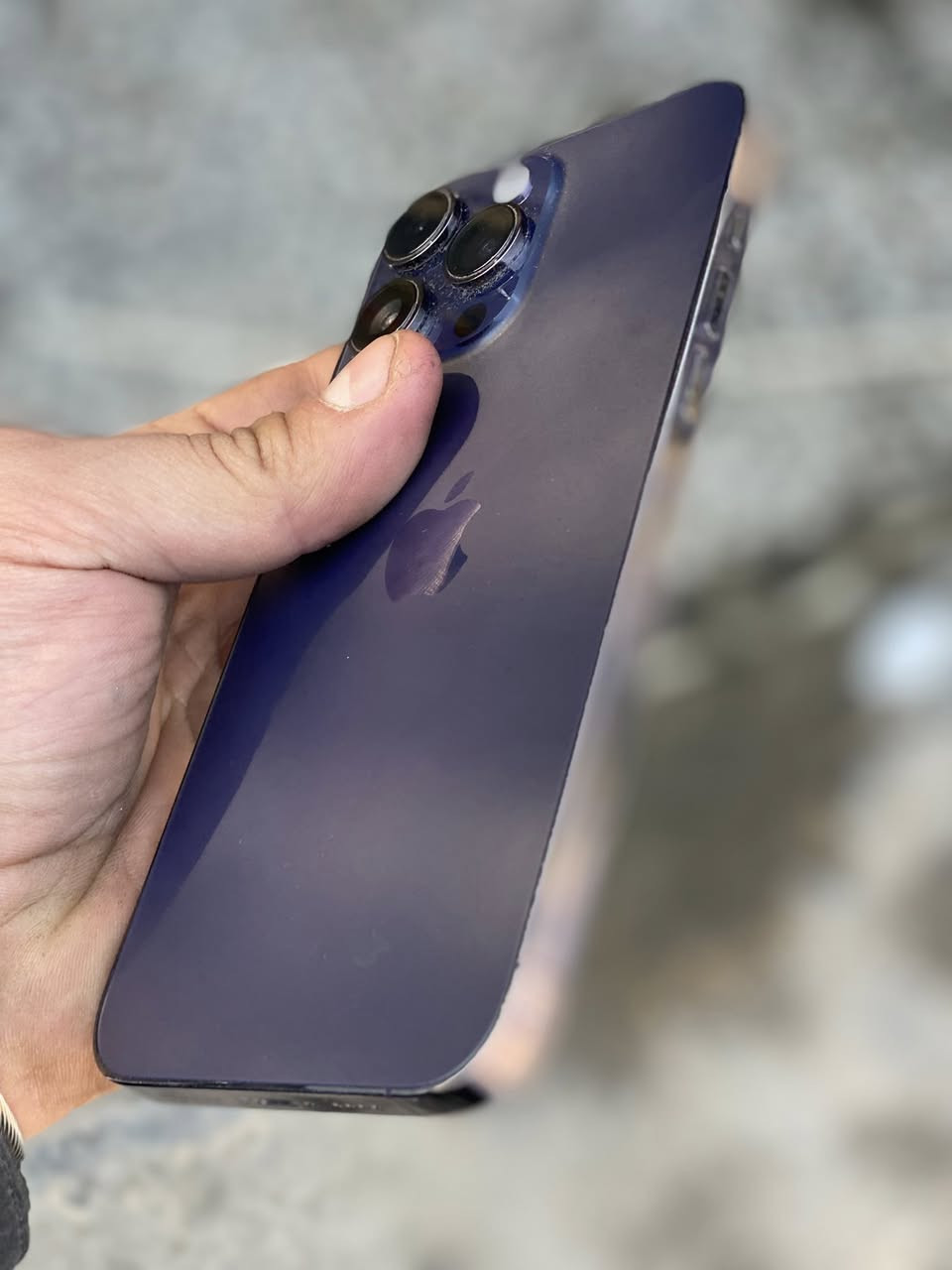 ١٤برو ماكس للبيع مبدل شاشه اصليه قبل ٦اشهر بطاريه ٩١مع الملحقات كارتونه فقط سكن بغداد حي جهاد السعر ٦٠٠وبي مجال ***********
