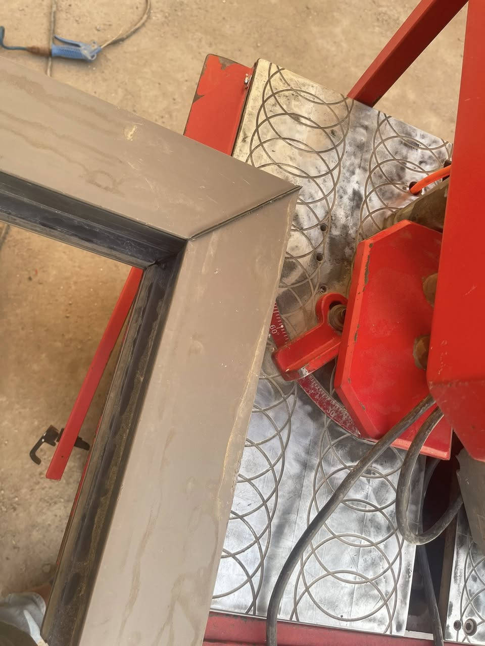 البيع بغداد ***********موجود معمل وقطع
