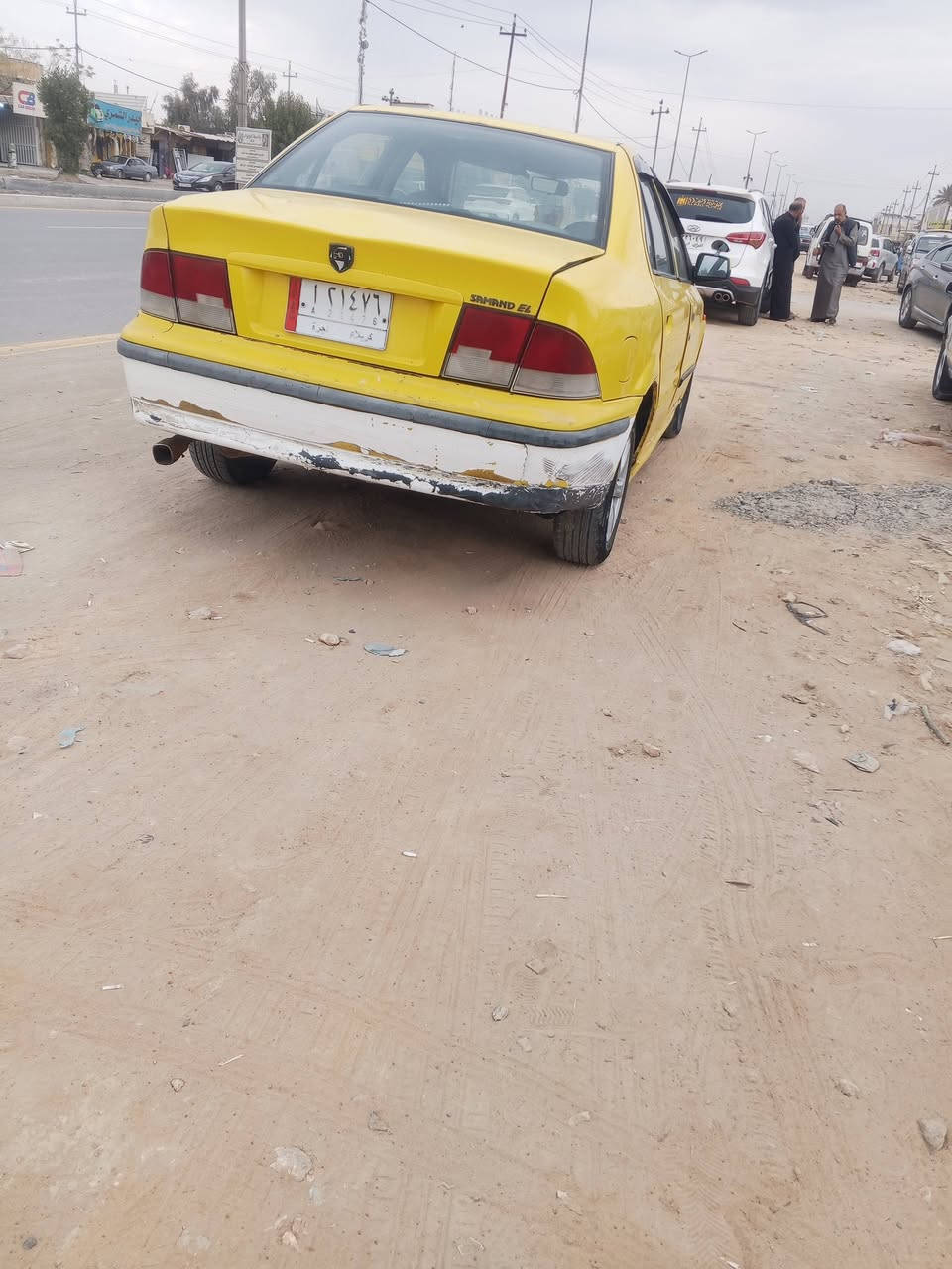 اسلام عليكم سياره سمند للبيع موديل 2009 السياره نضيفه رقم كربلاء غرامات مصفره بس عليها هيئه 600 الف ينزلن من سعرها مكان السياره بابل السعر 17 ورقه رقم الهاتف ***********
