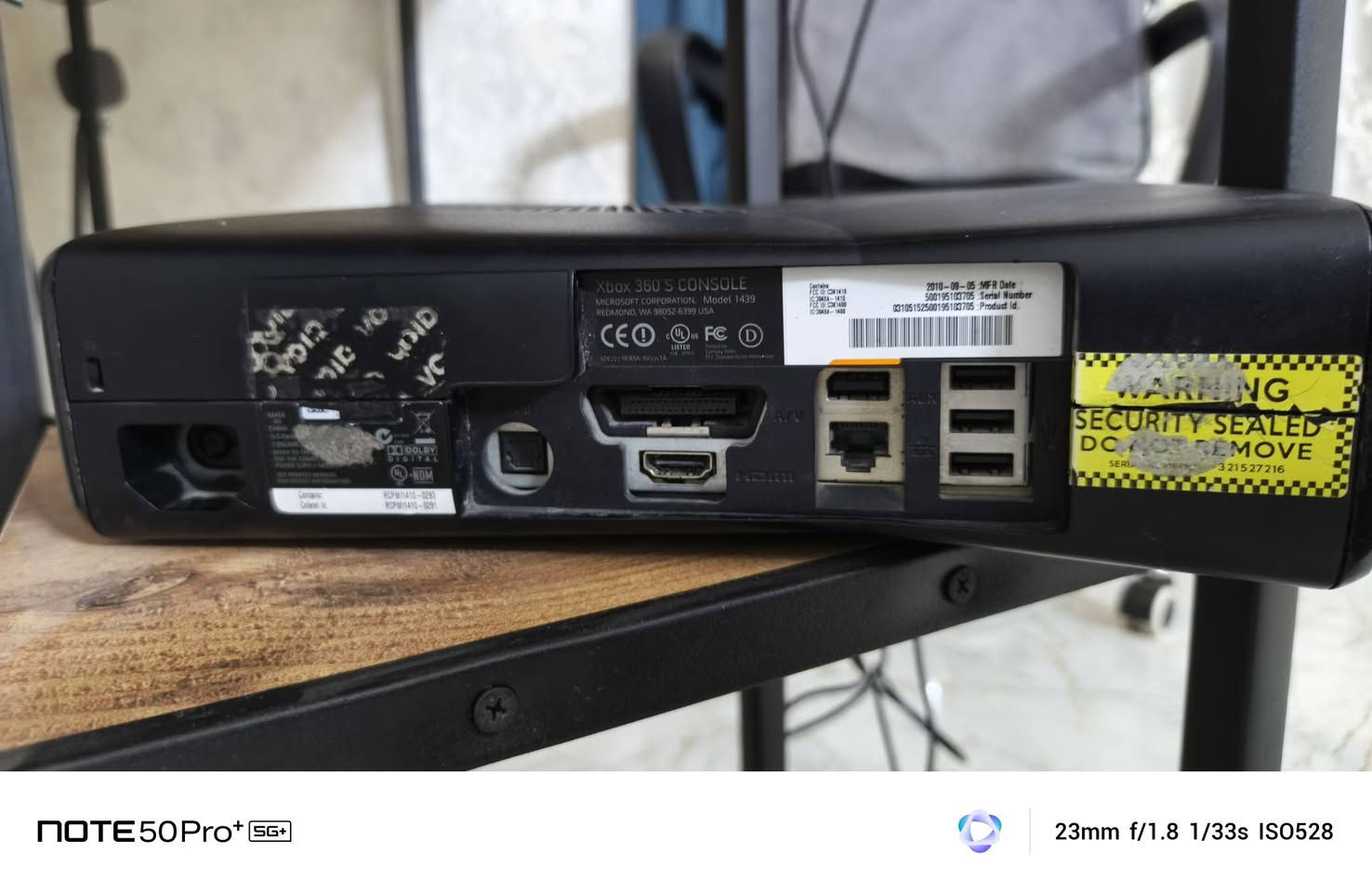 #للبيع ⭕
اكس بوكس 360 مهكر ميربط انترنت نظيف 90%  

غراضه
1_ كيبل HDMI يجي كيبل طويل مو قصير 
2_محوله الباور الخاصه بي الاصليه 
3_ يدات عدد3 ثنين اصليات يشتغلن على شحن وحده بيه بطاريه والثانيه لا. 
اليده الثالثه تجاري تجي كيبل مباشر 
4_ هارد دسك داخلي عدد اثنين واحد فارغ تكدر من السوك تحمل بي العاب تعجبك 
والثاني  بي 51 لعبه ولعبات قويه سان اندرياس /gt5  / Call of Duty: Black Ops 
ماين كرافت وبعد هواي 
وبعد العاب موجوده بالصور نظافته كدامك تفاصيل كدامك تقتنع راسلني خاص واتساب 
***********

سعره 100 الف قفل وتوصيله مجاني بالفلوجه
