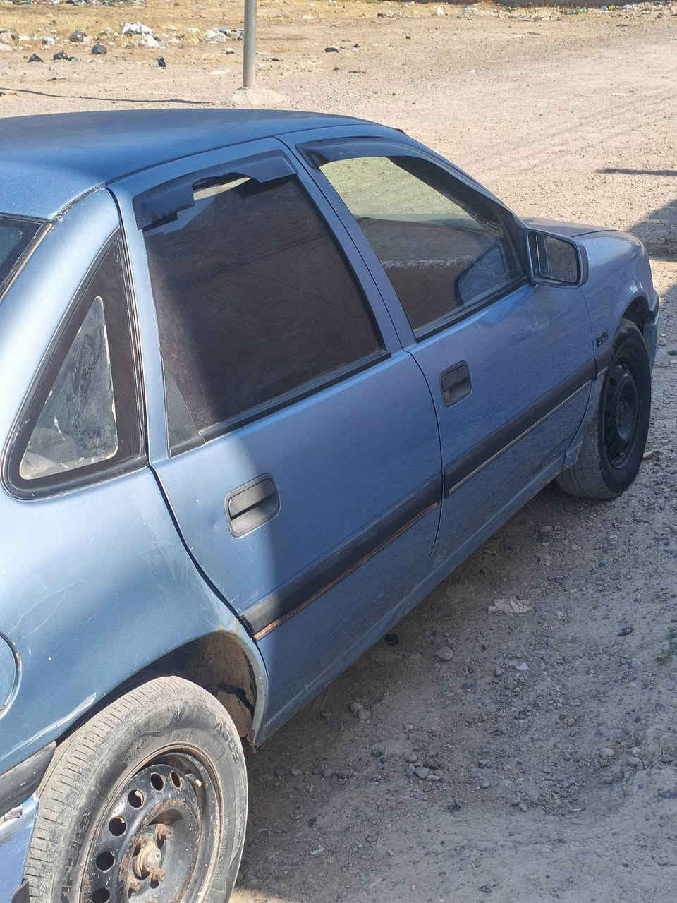 فكترا موديل 1991 للبيع 
 محرك 1600
بيها ضربه بل يسره بل جنطه
كير شرط محرك بي خيط تبخير سياره 
مكاني سامراء 
*********** متواجد وتساب واتصال سعر 30 وبيها مجال
