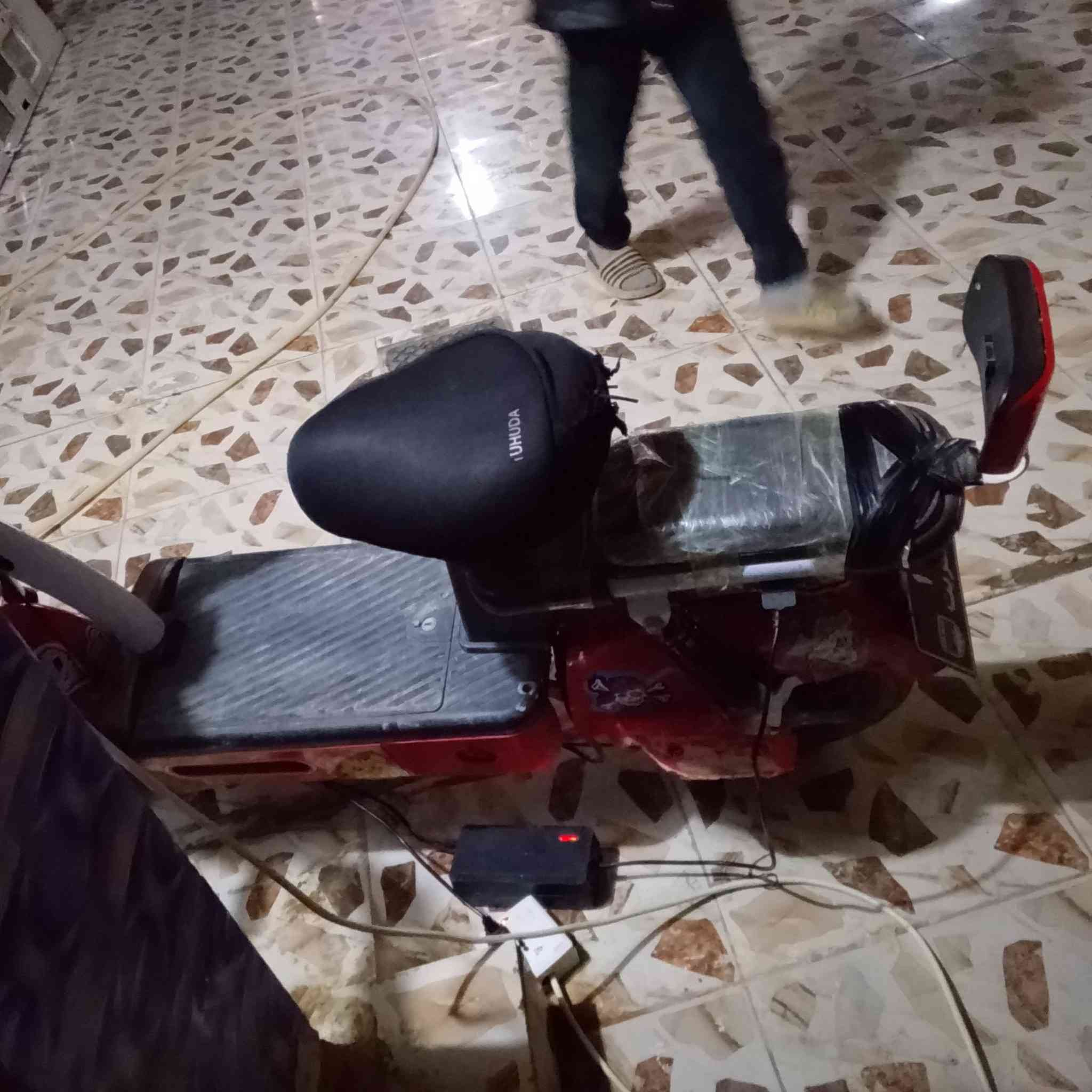 السلام عليكم درجه شحن البيع ملف وعقل شرط بطارياته نص عمر درجه شغاله تمشيك ٨ كيلو سعر ٦٥  وبيها. مجال كفراته نضيفه جدا العنوان تكريت القادسية شارع ابو عقرب رقمي ***********
