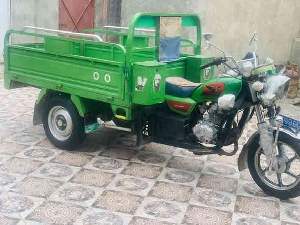 سلام وعليكم ستوته كربلائي مكفوله من كلشي وراق موديل 22 ستوته نضيفه كلش السعر مليونين وبيه مجال قليل مكان القرنه ناحيت الثغر رقم الهاتف ***********
