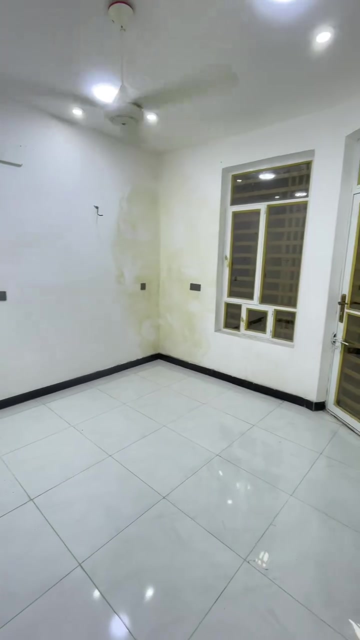 سلام عليكم
بيت مساحته50متر جديد للايجار 

الاستفسار ***********
