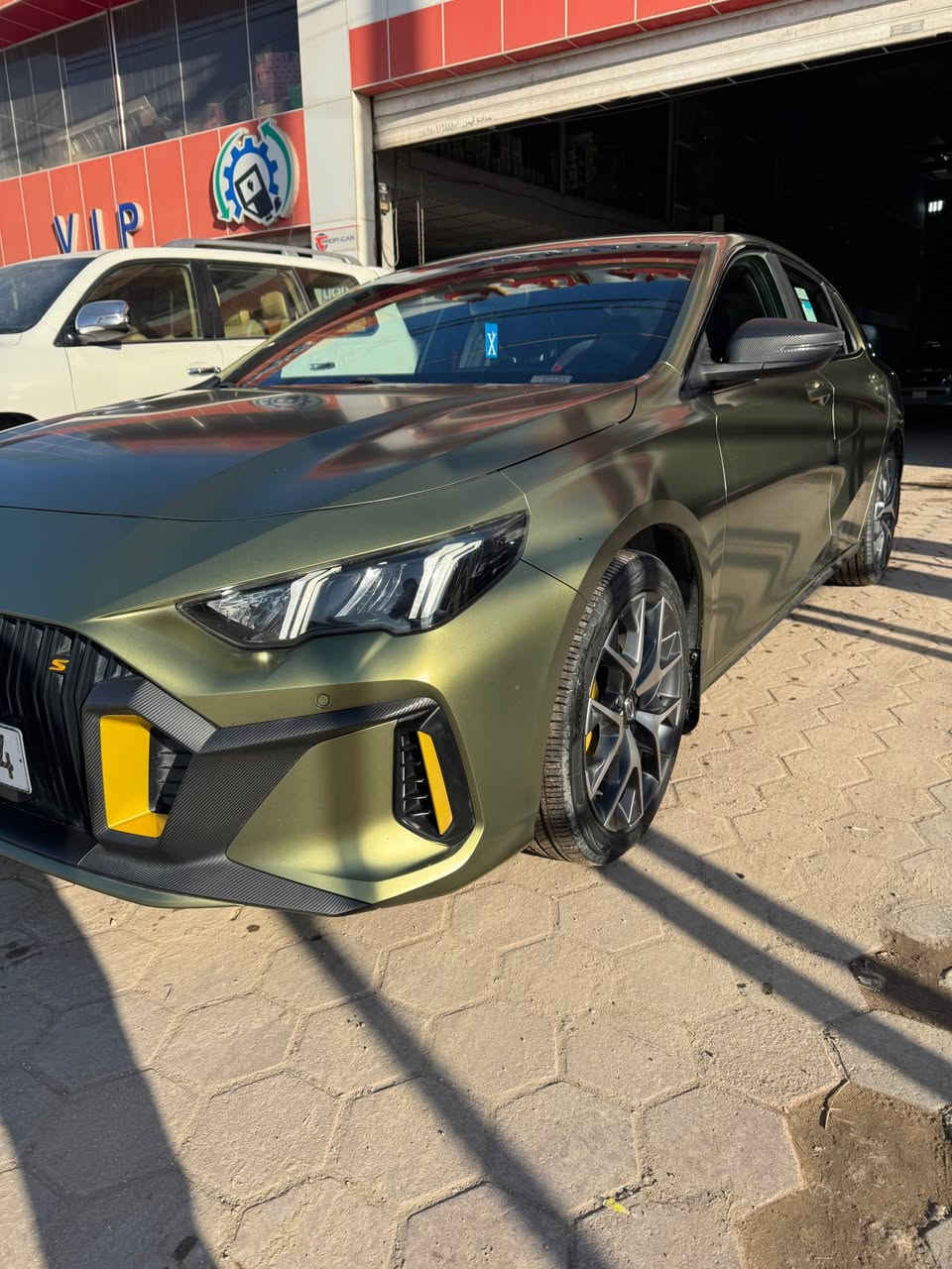 🔹 الموديل: 2024
🔹 المحرك: 1.5 تيربو
🔹 القوة: 170 حصان
🔹 القير: أوتوماتيك 7 سرعات
🔹 الدفع: أمامي
🔹 اللون: أخضر طافي ✨
🔹 الحالة: ممتازة وما بيها شي
🔹 الحوادث: خالية الحمدلله
شاشة كبيرة
✔️ Apple CarPlay & Android Auto
✔️ كاميرا خلفية + حساسات أمام وخلف
✔️ تشغيل بصمة + زر ستارت
✔️ مثبت سرعة
✔️ أنوار LED أمامية ونهارية
✔️ مرايا كهرباء وتطوى
✔️ نظام توازن ESP + ABS
✔️ 6 وسائد هوائية
✔️ رنقات رياضية
مكان كربلاء قضاء طوريج 
سعر 165 وبيه مجال
الاستفسار واتساب او تصال *********** كربلاء, العراق
