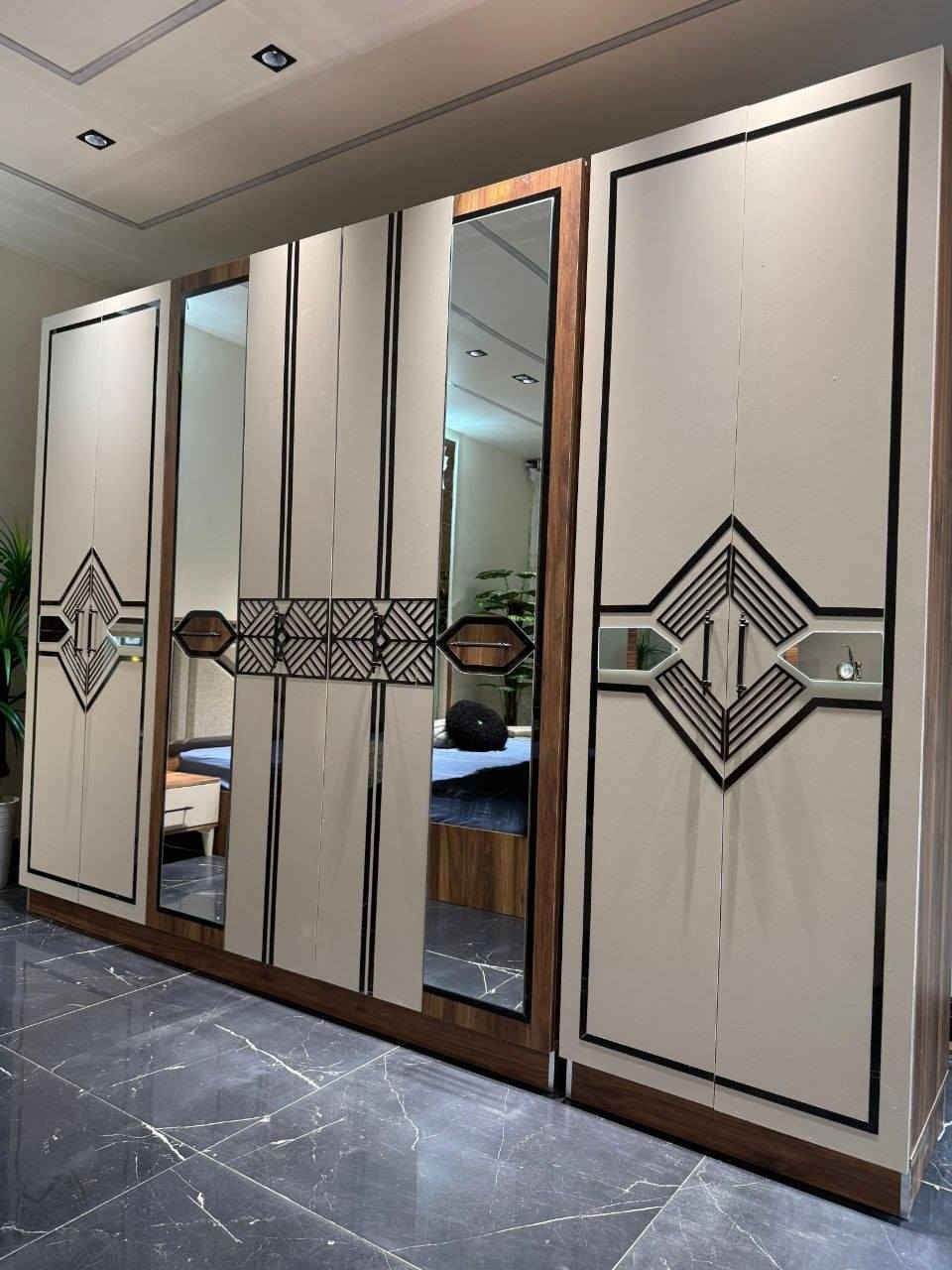 *موديل        لافيتا          الخشبي*

*10 قطع          كنتور ملحق  🎁  300*      

✅ السرير مخزن 
✅ الميز تواليت الضخم
✅ شغل ممتاز 
✅ المصنع الأصلي   
✅ قياسات ضخمه 

السعر مليون و200 الف 

توصيل بغداد مجانا 
اطراف 20 الف 
محافظات 50 الف


**إذا كنت صاحب هذا الإعلان وتريد حذفه لأي سبب، رجاءا أرسل رسالة إلى الدعم الفني**