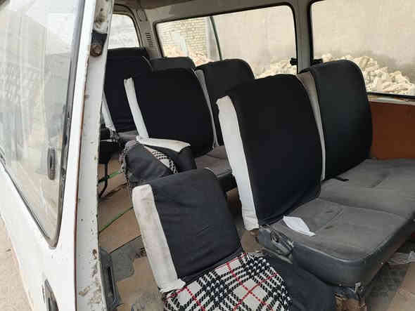 السلام عليكم فتون 2009المكان بغداد نهاية حي اور رقم نجف احمر ابيع كوم حديد كير بي مشكله سيارة حلوه بيه خط طلاب شغاله بس البك يخربط السعر 20  بيه مجال للاستفسار ***********
