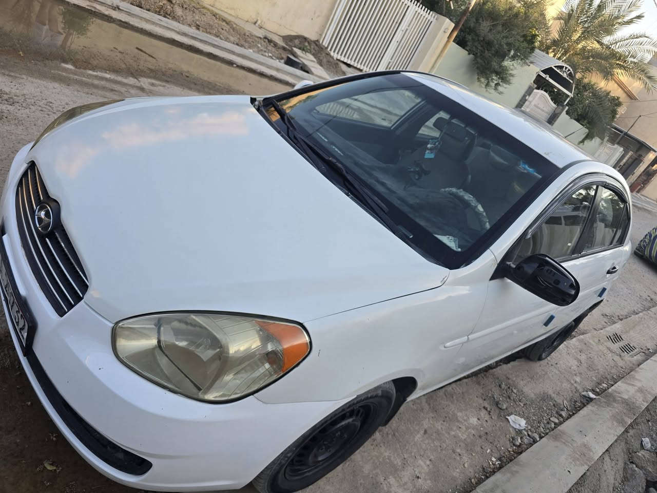 للبيع [هيواندي اكسنت] 🚗
المواصفات:

- الموديل: 2010 وارد امريكي

• الممشى: [154.000] كم

• اللون الخارجي: [ابيض]

• اللون الداخلي: [ رصاصي ]

• تبريد  شغال 100‎%

• رقم ديالى  الجديد  سنويه نافذه 2030

• السيارة جاهزة. 

• مكان السيارة  تقاطع القدس 

للتواصل او الاستفسار :
***********
