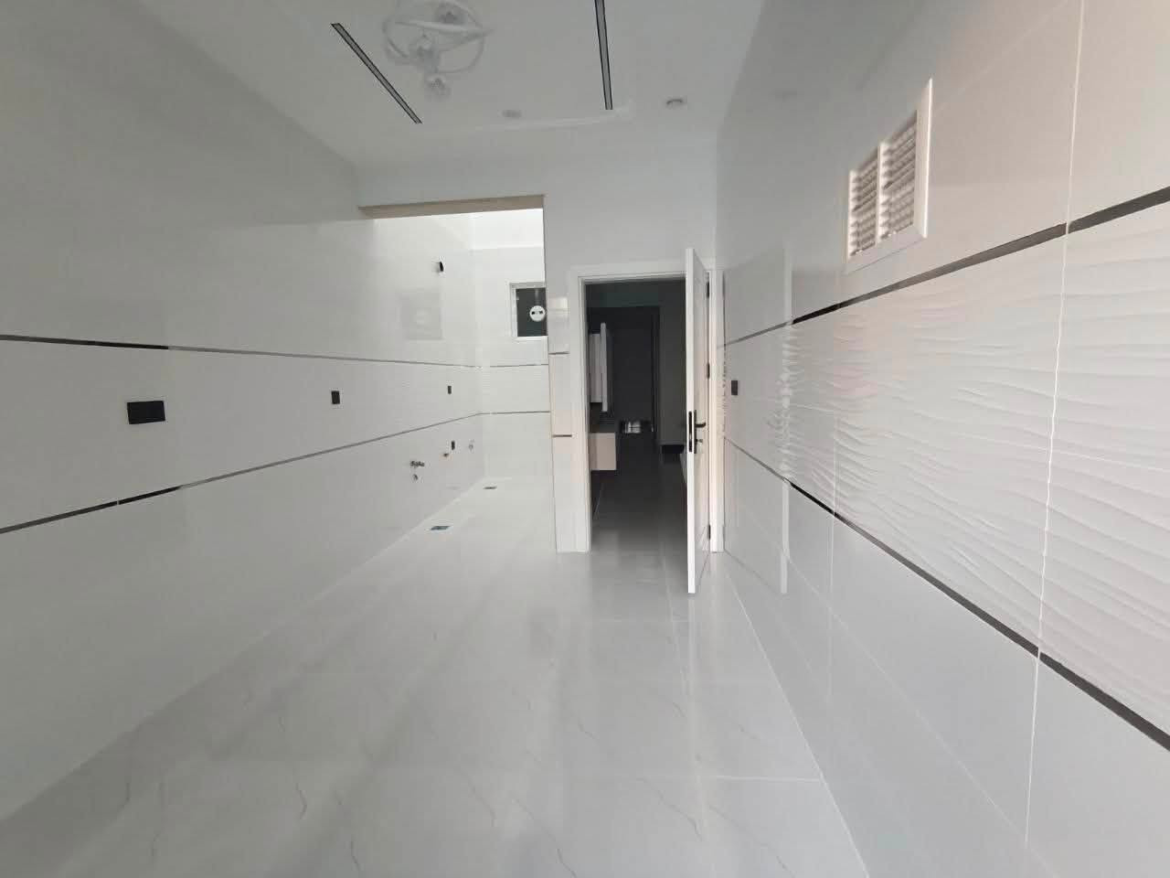 🔸سند طابو يتسجل بإسم اي عراقي
📍أربيل- منزلين للبيع حي فرمانبران قرب شارع كورنيش

➖مساحة 125M+125M طابقين 
يتكون⤵️
➖4غرف نوم 
➖استقبال-صاله-مطبخ-مجموعه صحيات-كراج

📞  تواصل مباشر واتساب أو اتصال:

📱***********

📱***********
