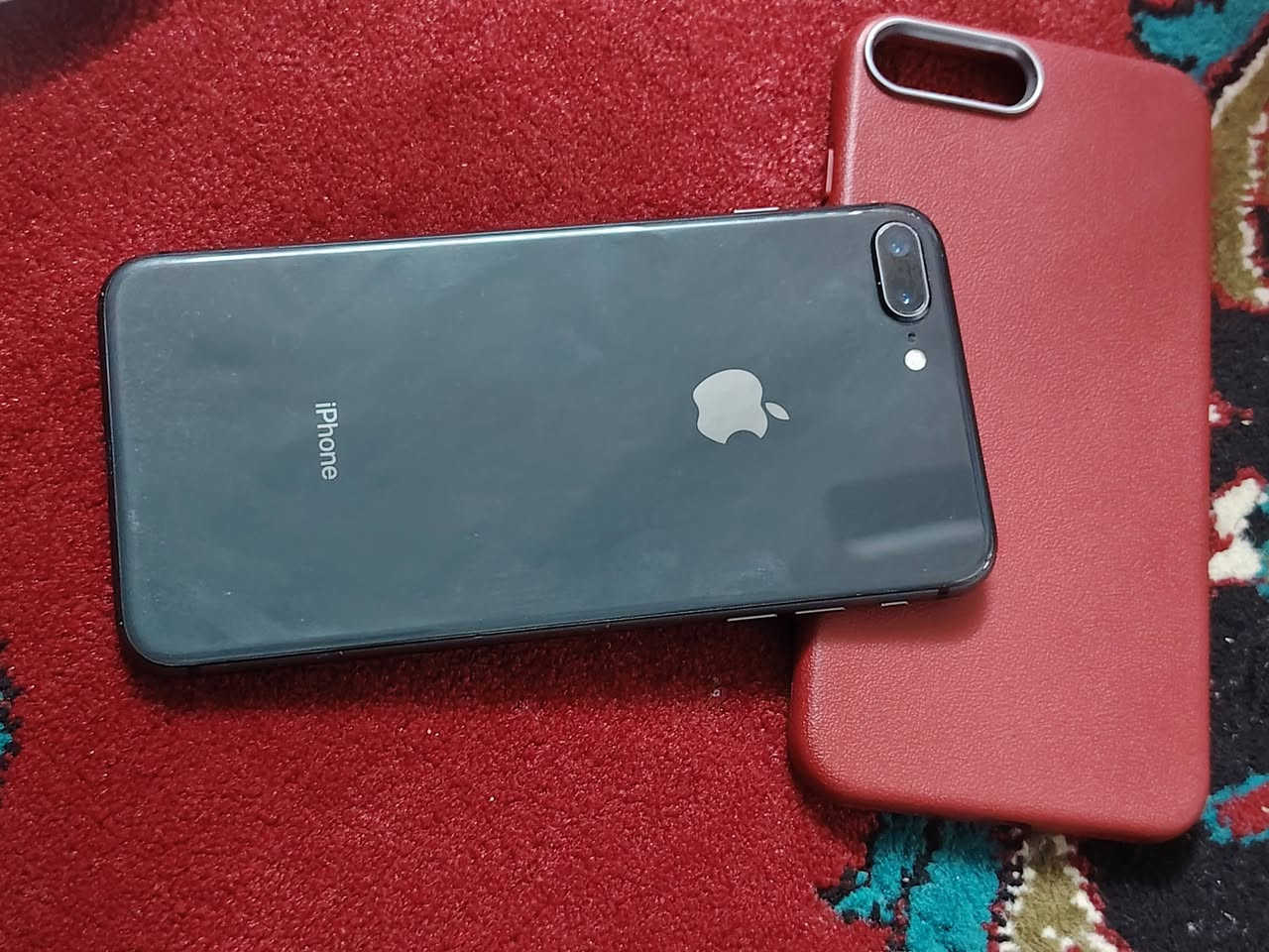 ماشتري لاتراسل
ايفون 8 بلس
ذاكره 64
بطاريه 74%
يوم كامل ما تشحنه 
شرط ما مفتوح 
سعره 150 الف
رقمي ***********
