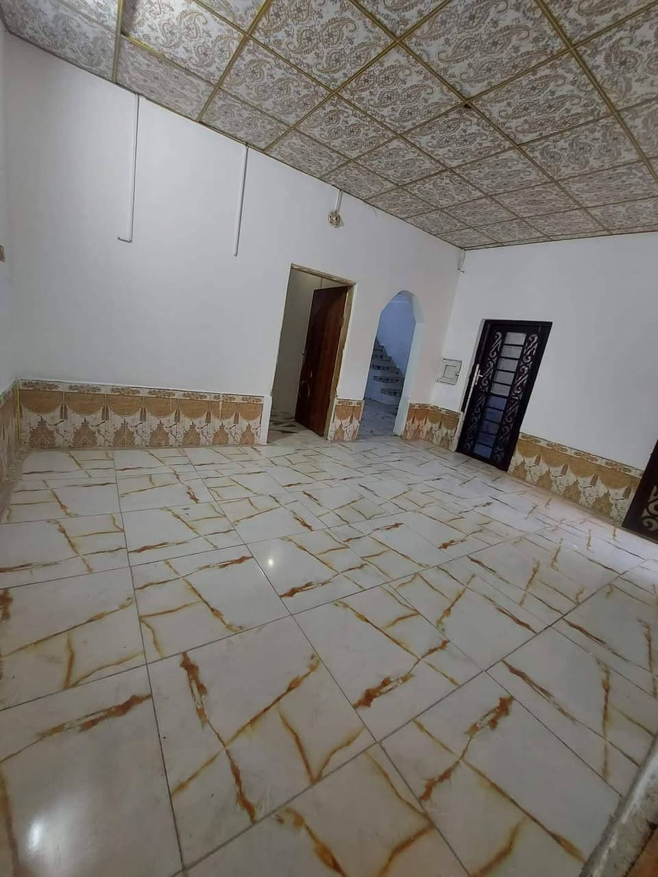 يا الله السلام عليكم ورحمه الله وبركاته الدار للبيع مساحه 100 متر تحتوي على غرفه وصاله ومطبخ واستقبال وصحيات خارجيه داخليه علما الدار مشموله بالتطويب العنوان النجف الكوفه شارع المطار الجديد السعر المطلوب 30 مليون التواصل اخوكم ابو طيبه صاحب مكتب الاخوين رقم الهاتف *********** *********** النجف, العراق
