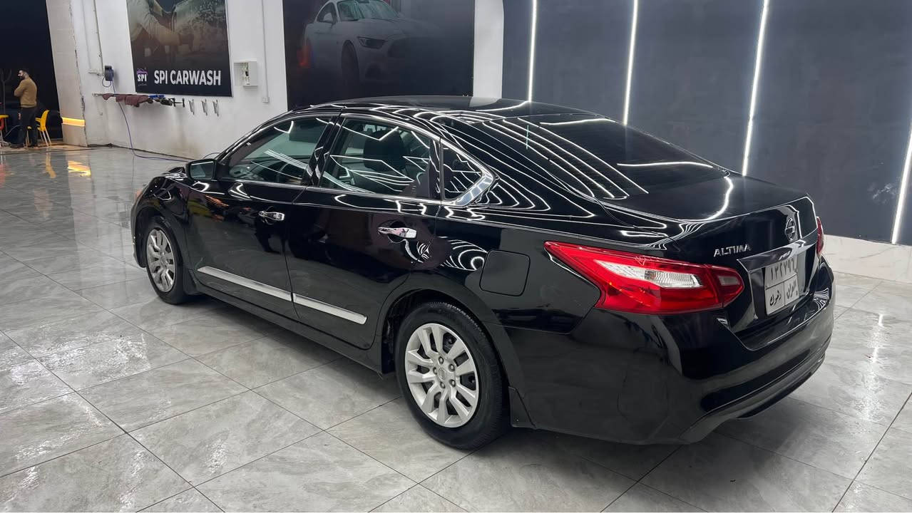 🚗 نیسان ئاڵتیما 2017 بۆ فرۆشتن 🚗

🔹 مۆدێل: 2017
🔹 ڕەنگ: ڕەش (وارد ئەمریکی 🇺🇸)
🔹 مۆاسەفات: شەغالە (ب سوویچ پێدبیت)، بەسمە، کامێرا، کوشنێ سایەقی یێ کارەباییە.
🔹 غرامە: د ناڤبەرا 1300 بو 1400 دولار غرامە ل سەرە
🔹 ڕەقەم شاسێ: 1N4AL3AP3HN326470

📍 جهـ: زاخۆ
📞 تەلەفۆن: *********** زاخو, دهوك
